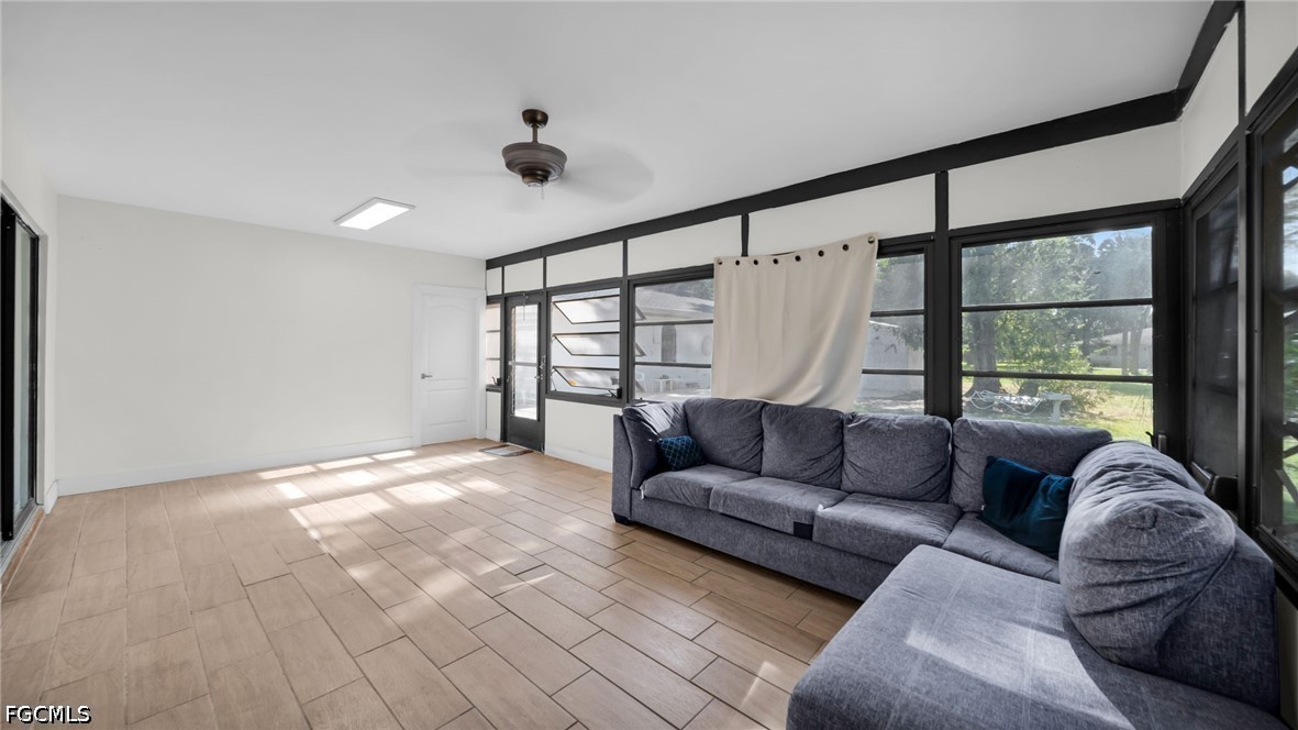 1672 Many, North Fort Myers, FL 33903