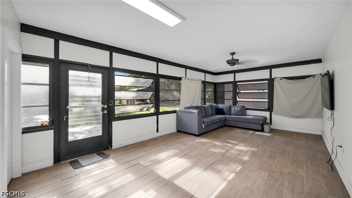 1672 Many, North Fort Myers, FL 33903