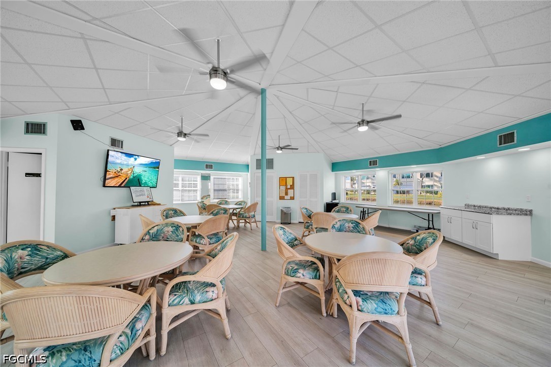 DiningArea