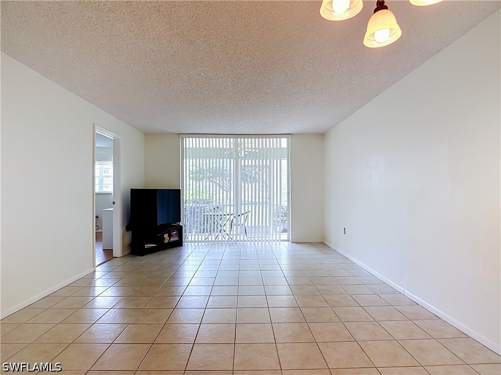 100 Forest Lakes Unit 109, Naples, FL 34105