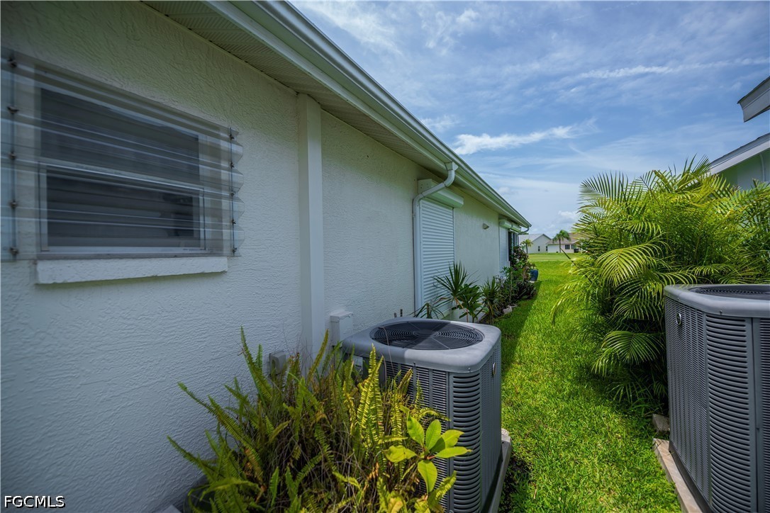 17751 Pineapple Palm, North Fort Myers, FL 33917