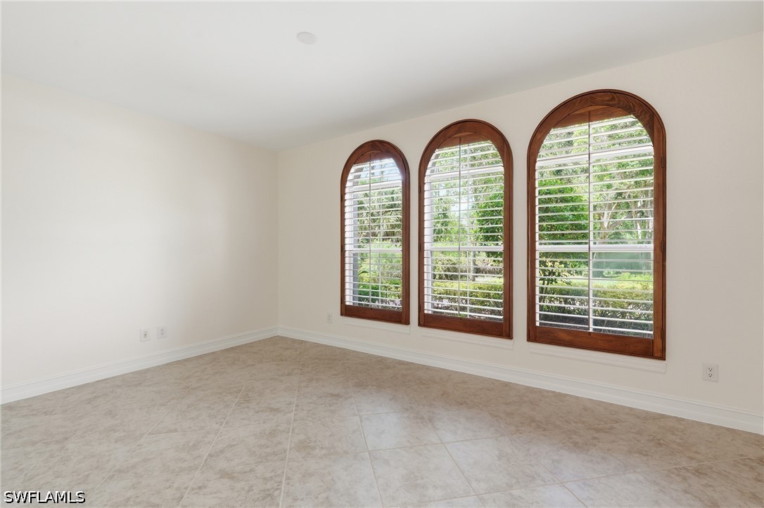 2886 Castillo Unit 101, Naples, FL 34109