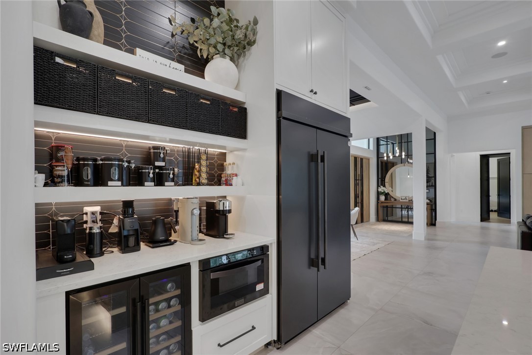 634 19th, Naples, FL 34117