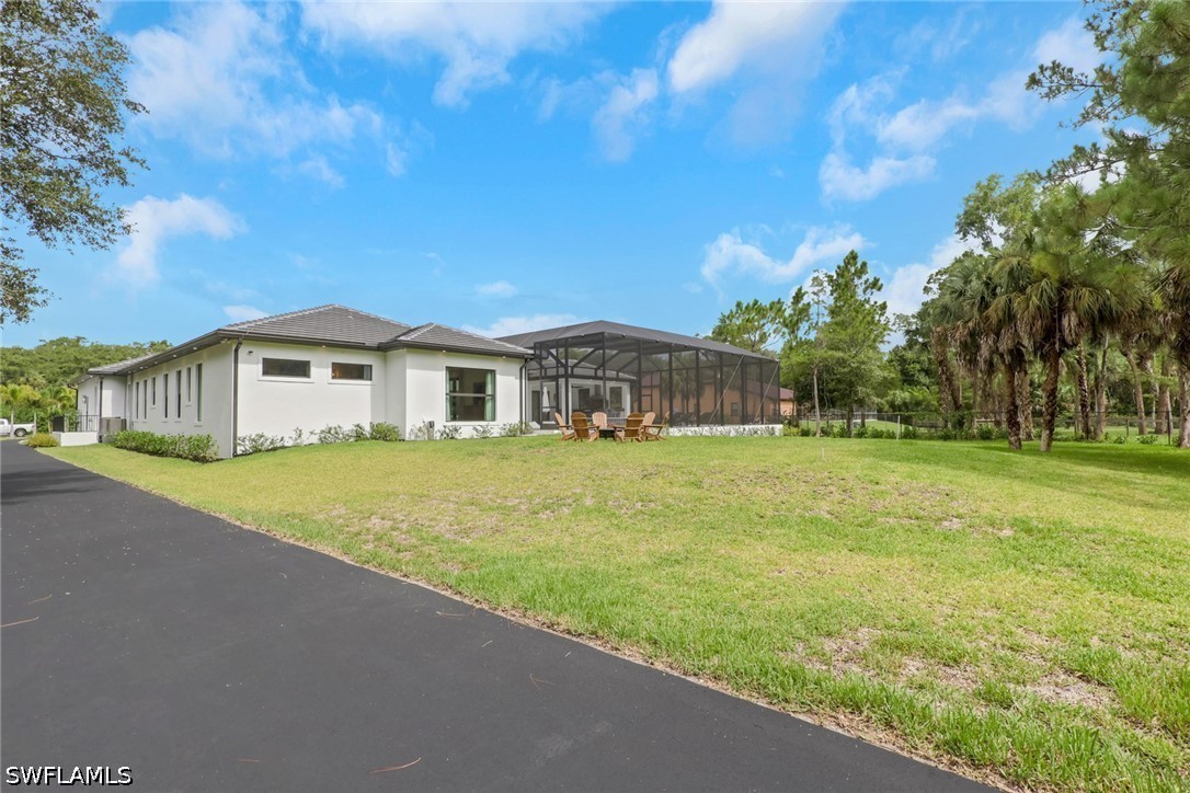 634 19th, Naples, FL 34117