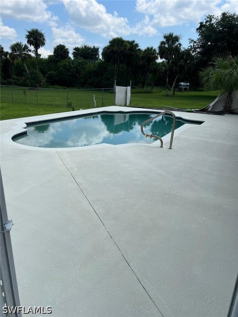 2875 18th, Naples, FL 34117