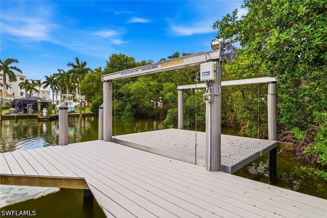 Dock