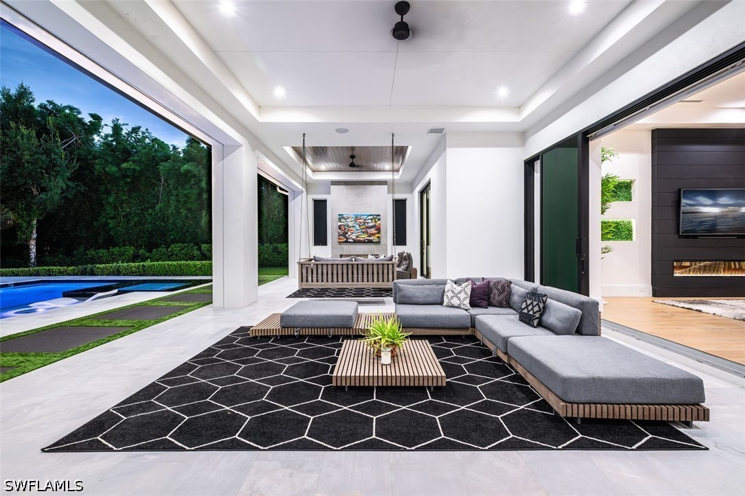 728 Carica, Naples, FL 34108