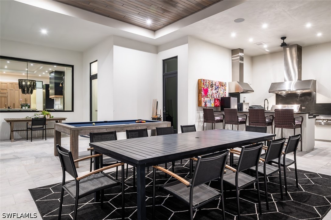 DiningArea