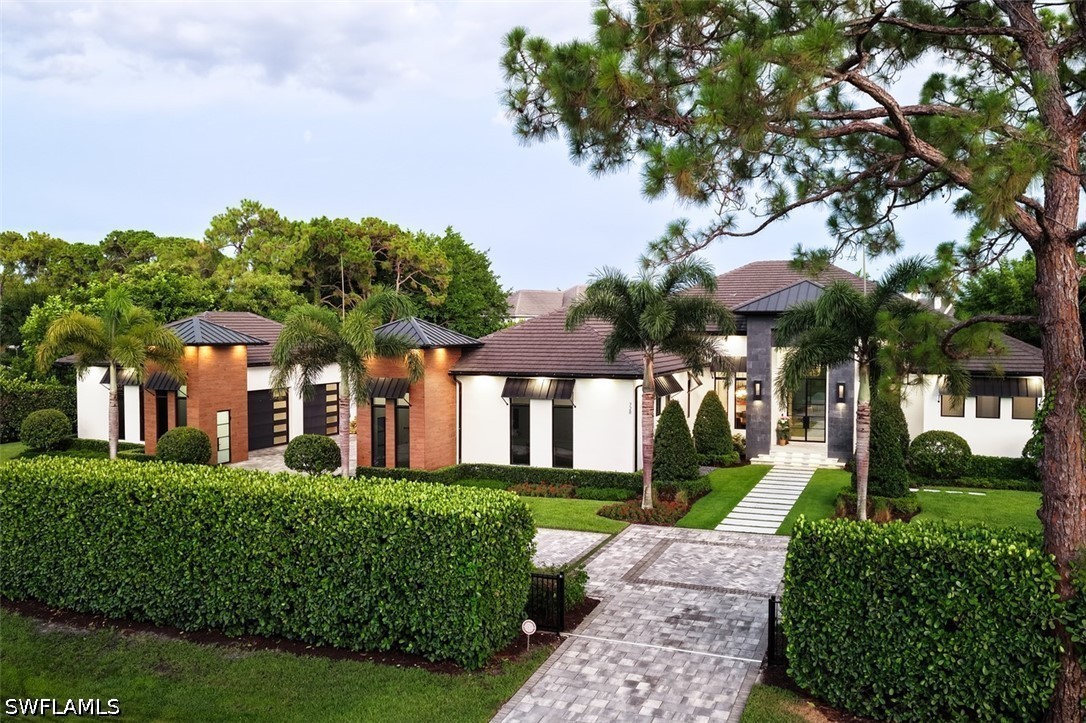 728 Carica, Naples, FL 34108