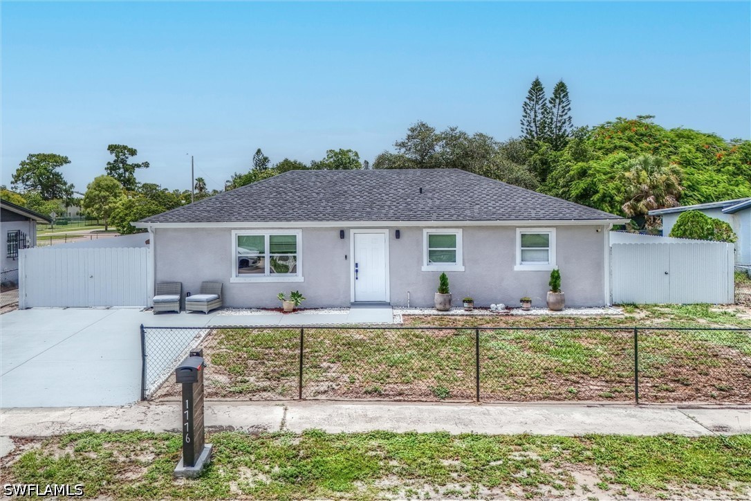 1776 Glenway, Fort Myers, FL 33916