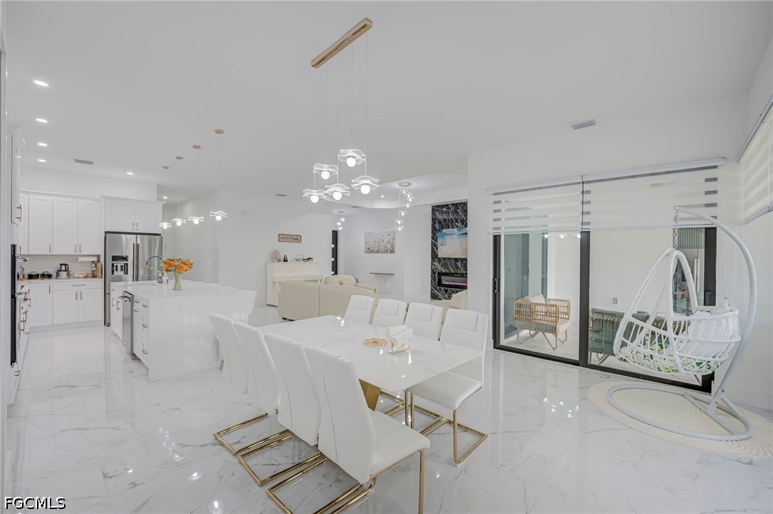 DiningArea