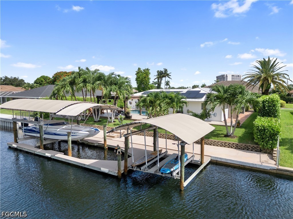 Dock