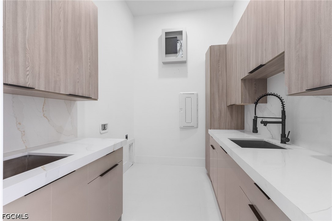 806 33rd, Cape Coral, FL 33993