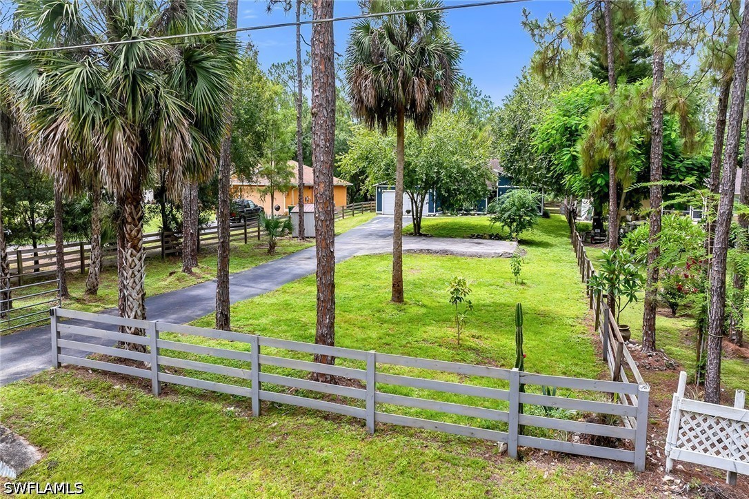 3670 6th, Naples, FL 34117