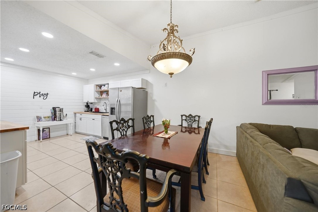 DiningArea