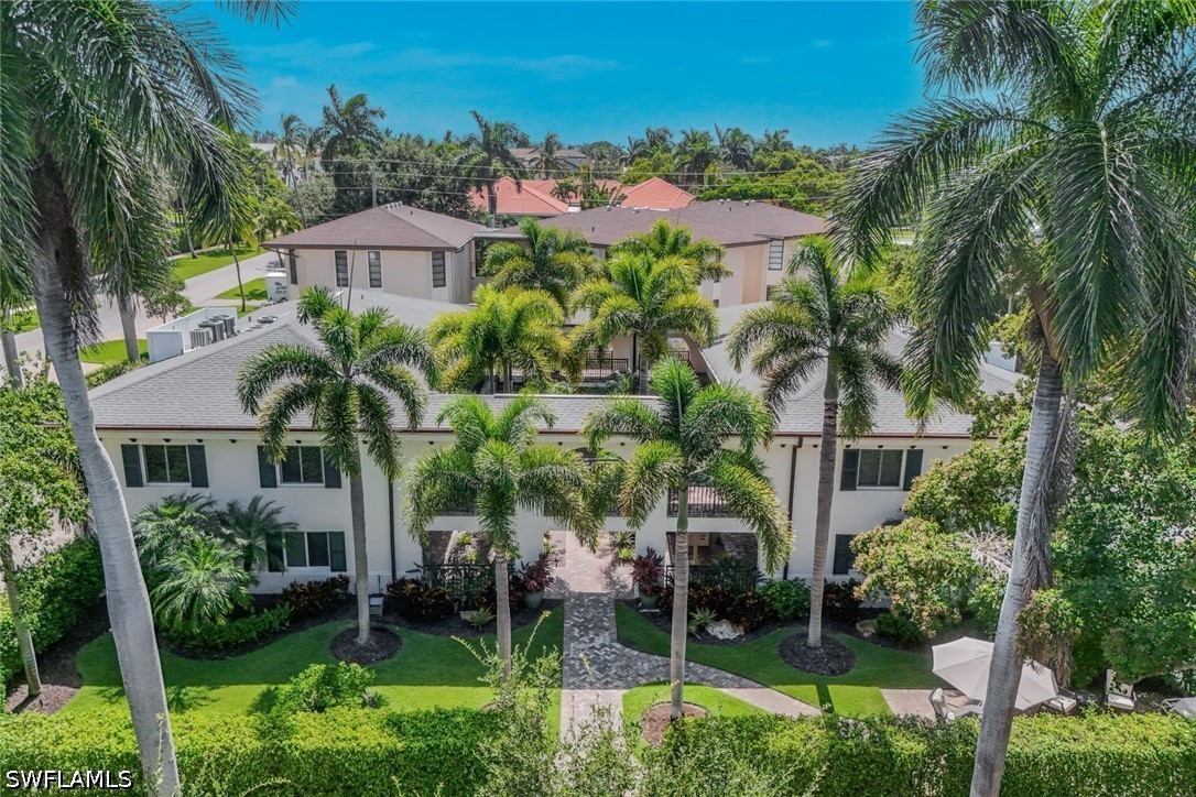 960 7th Unit 105, Naples, FL 34102