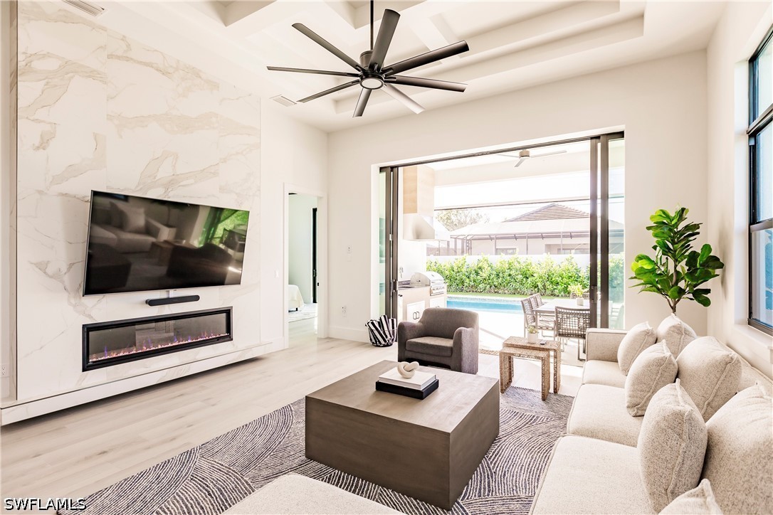 748 110th, Naples, FL 34108