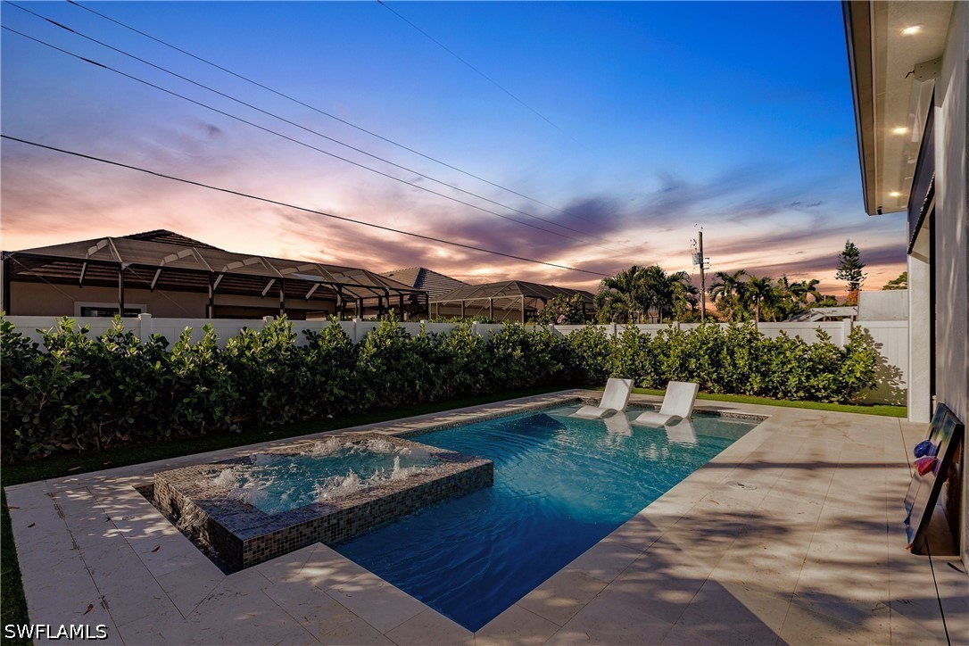 748 110th, Naples, FL 34108