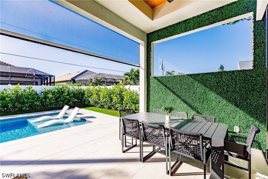 748 110th, Naples, FL 34108