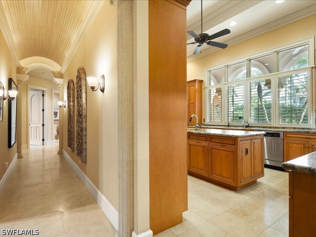 550 21st, Naples, FL 34102