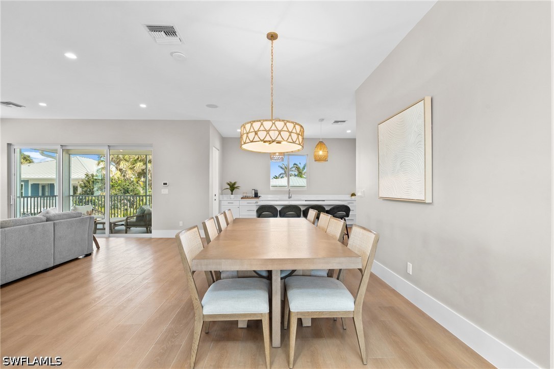 DiningArea