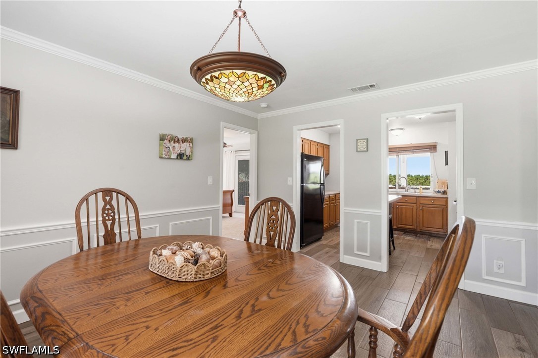 DiningArea
