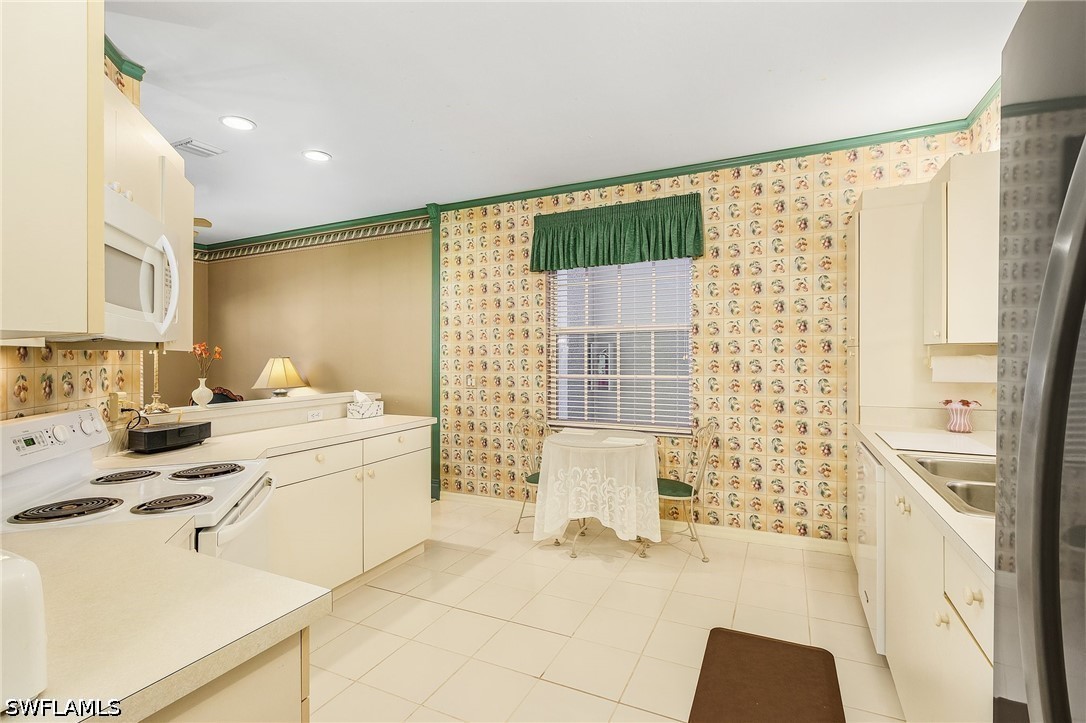 5693 Heron Unit 503, Naples, FL 34110