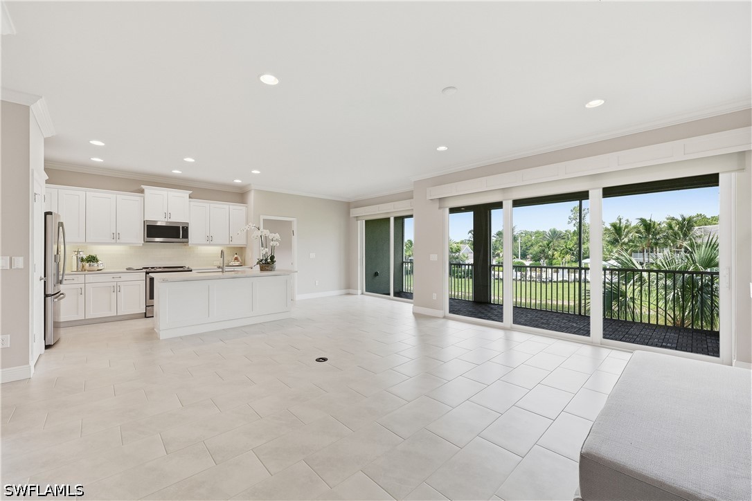 6966 Avalon Unit 908, Naples, FL 34112