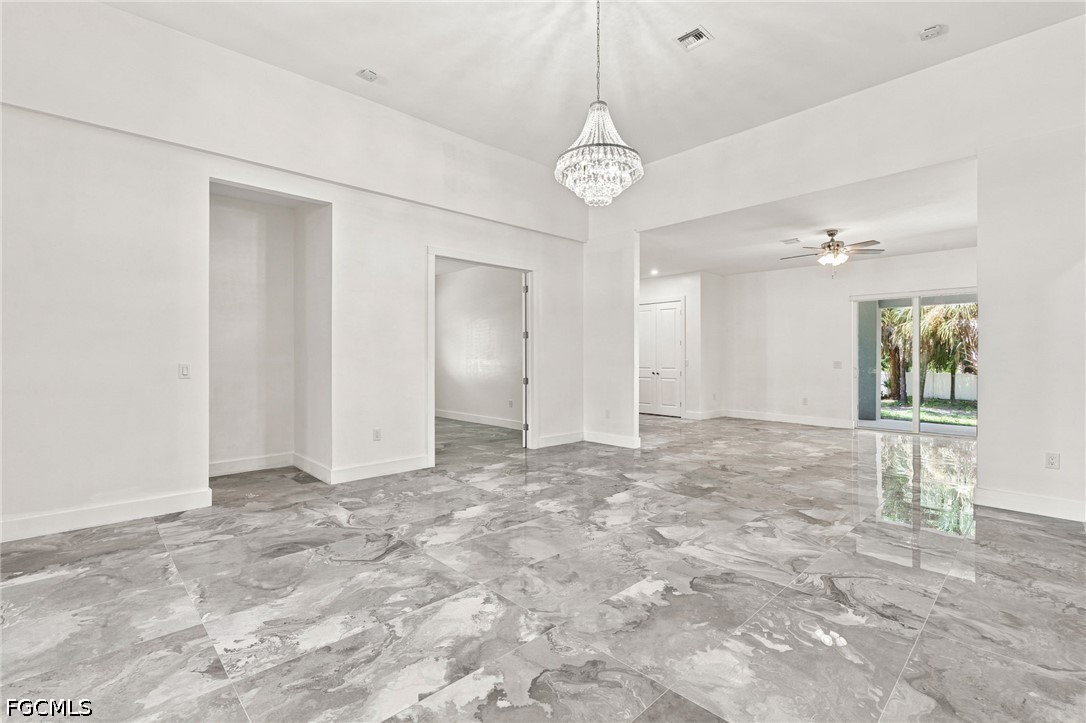 1853 Della, Naples, FL 34117