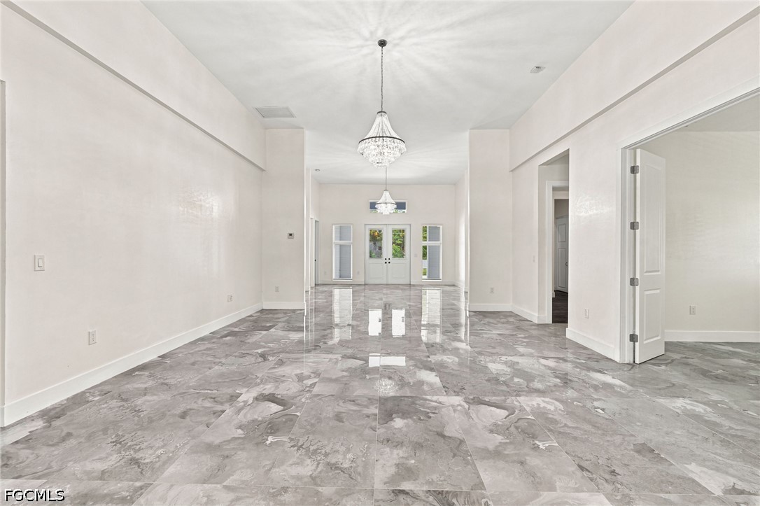 1853 Della, Naples, FL 34117