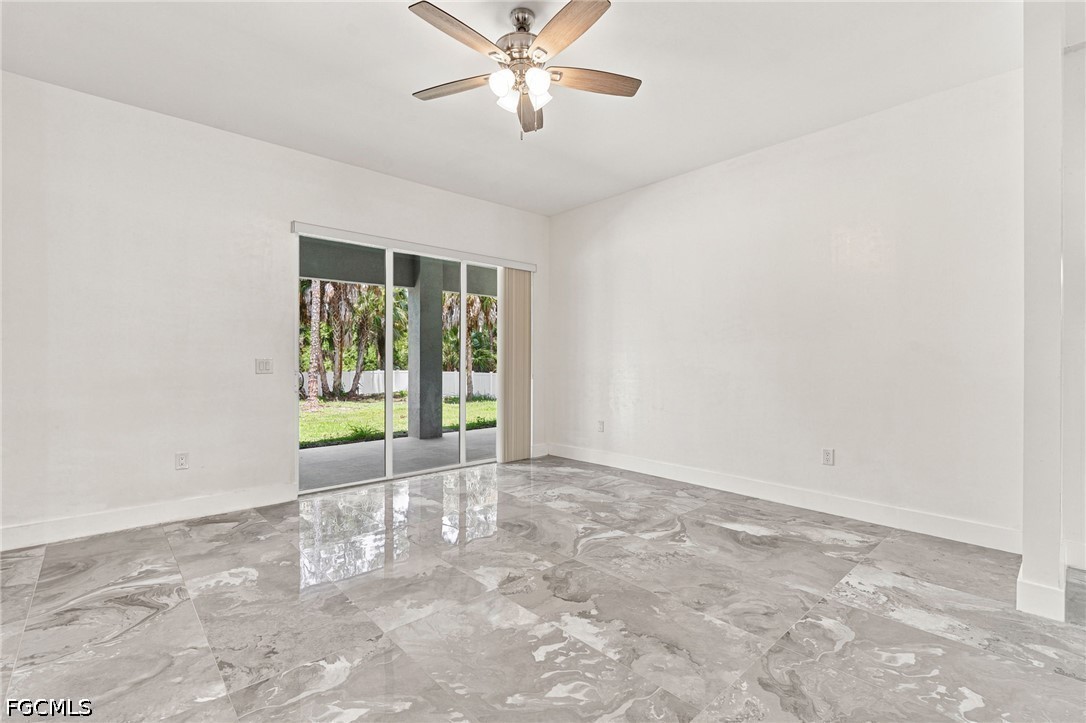 1853 Della, Naples, FL 34117