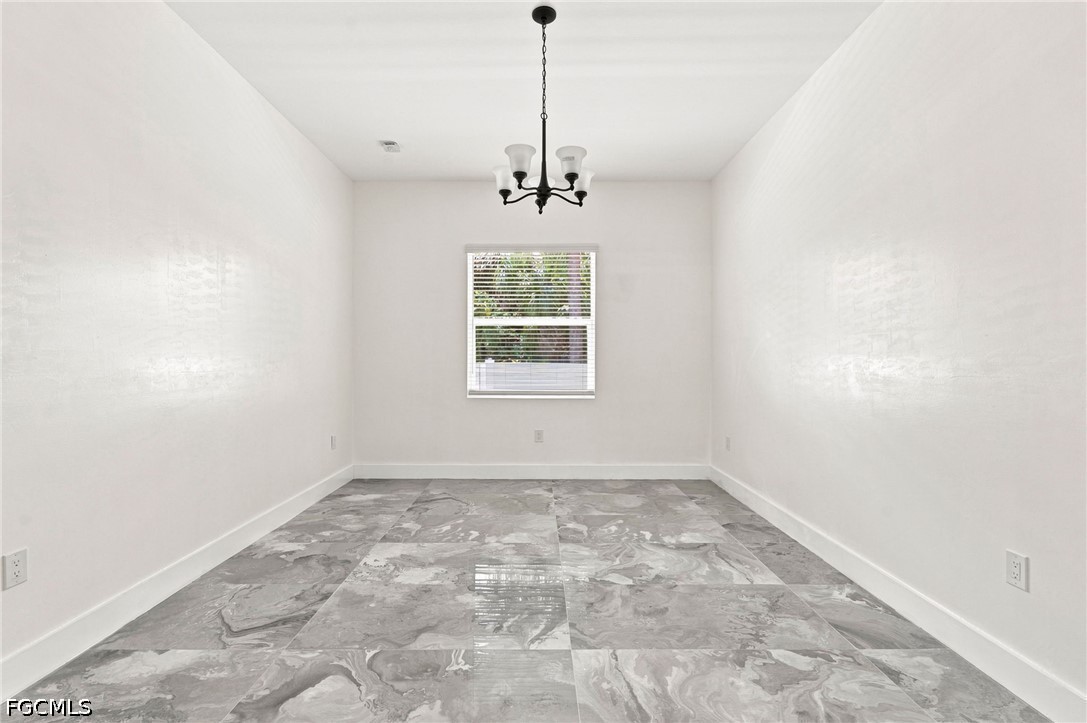 1853 Della, Naples, FL 34117