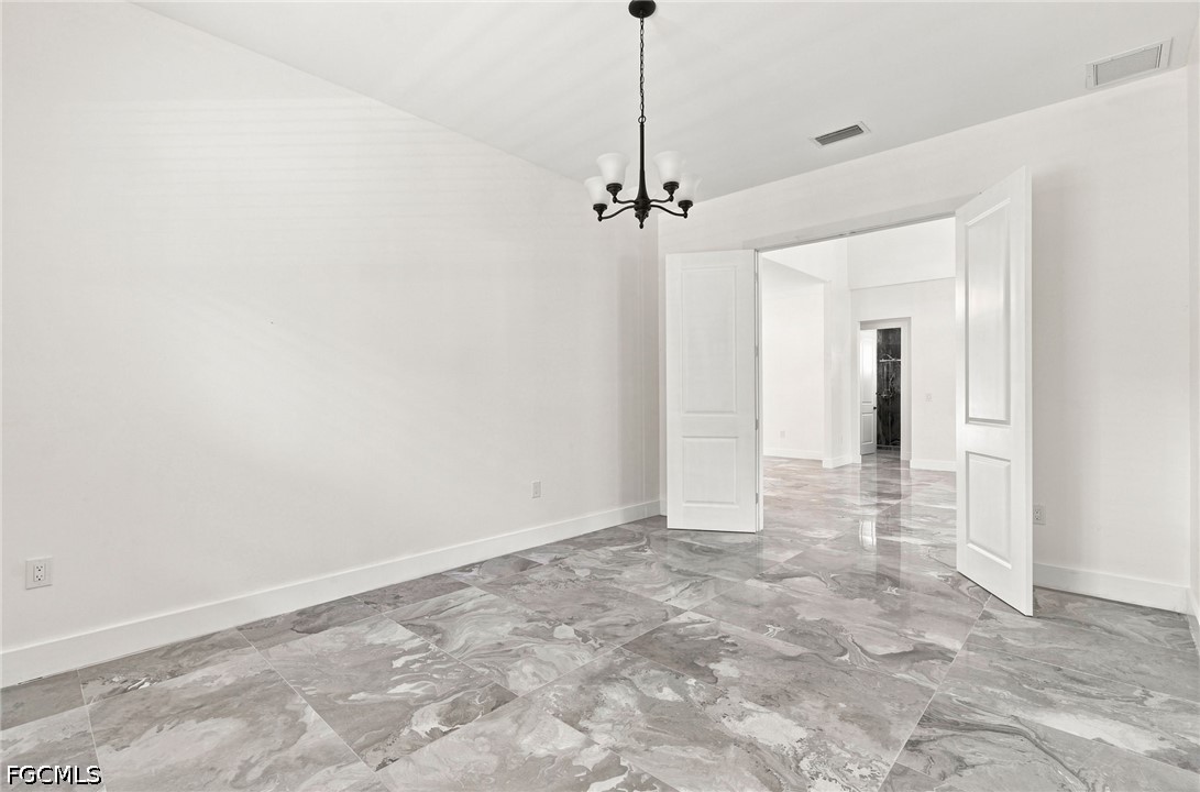 1853 Della, Naples, FL 34117