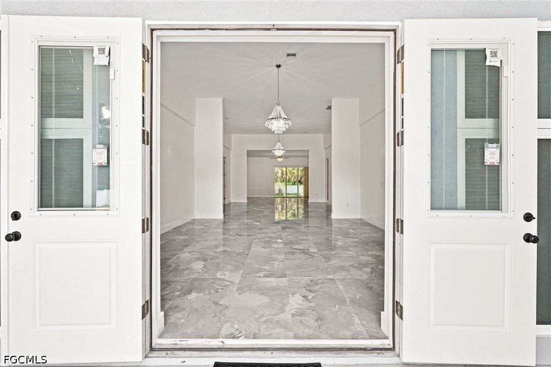 1853 Della, Naples, FL 34117