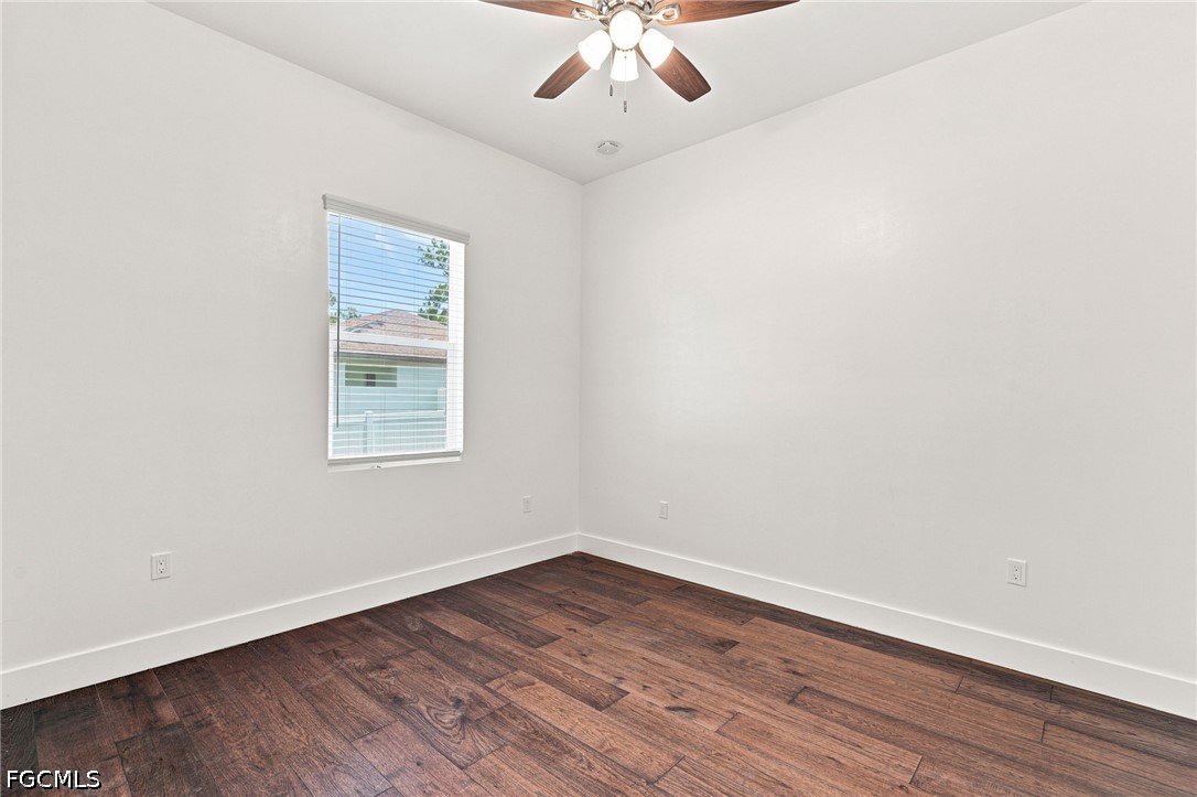 1853 Della, Naples, FL 34117