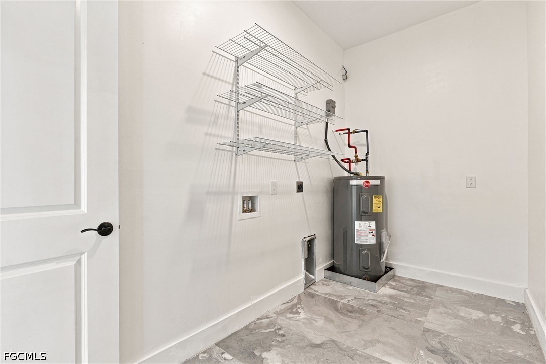 1853 Della, Naples, FL 34117