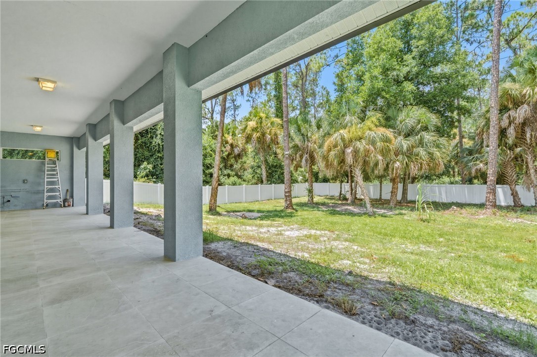 1853 Della, Naples, FL 34117
