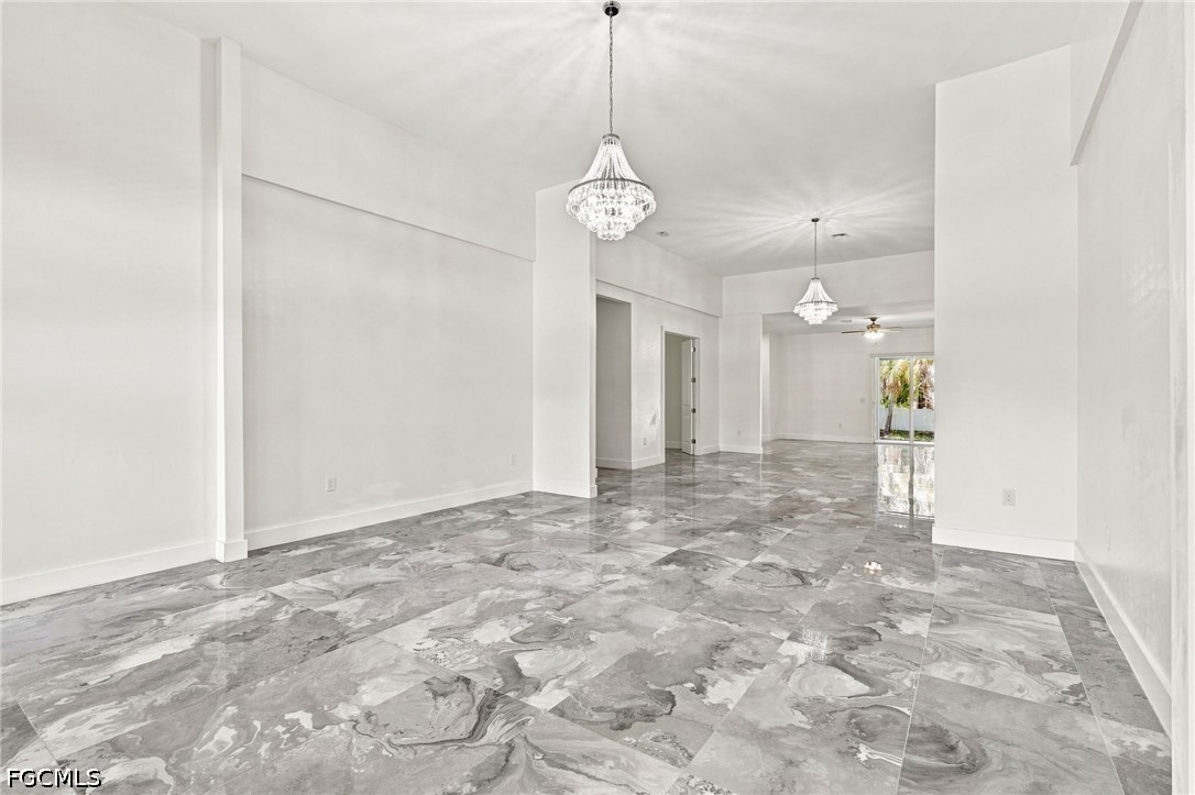 1853 Della, Naples, FL 34117