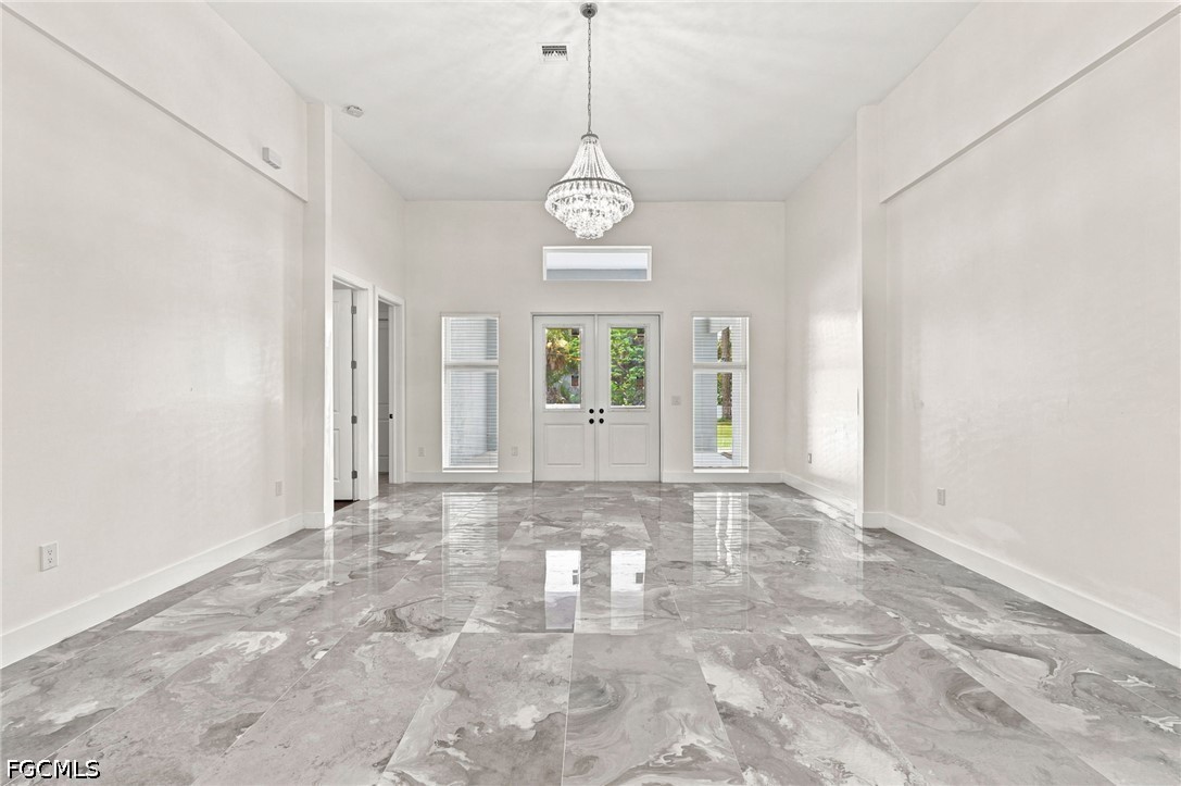 1853 Della, Naples, FL 34117