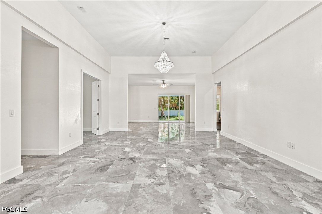 1853 Della, Naples, FL 34117