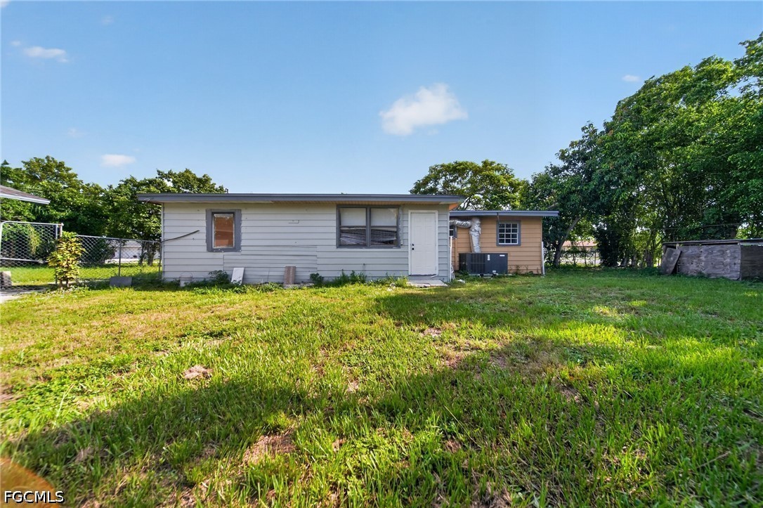 1846 Maple, Fort Myers, FL 33907