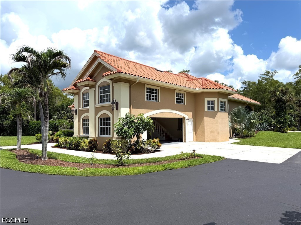 491 16th, Naples, FL 34120