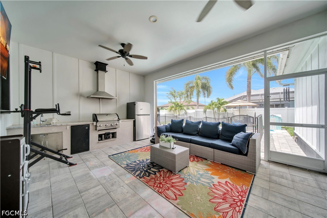 1305 10th, Cape Coral, FL 33993