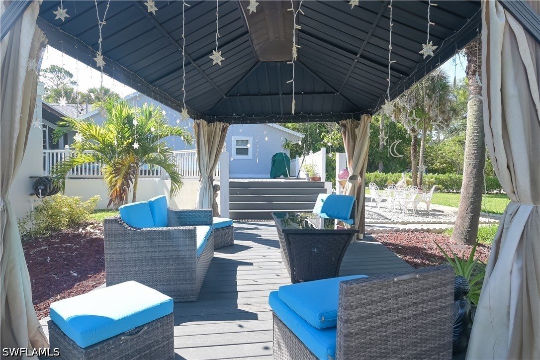 260 8th, Naples, FL 34120