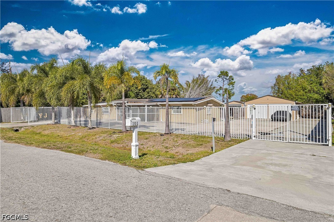 101 Lucille, Fort Myers, FL 33916