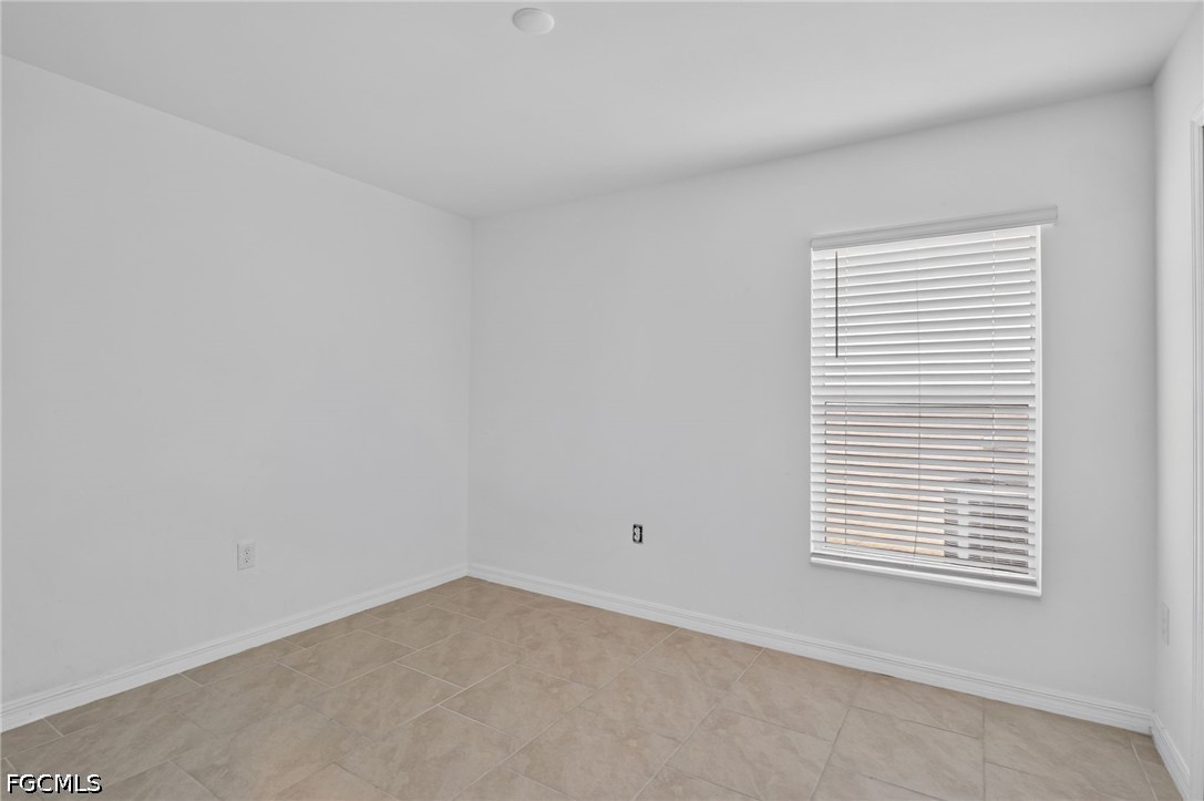 17742 Paradiso, North Fort Myers, FL 33917