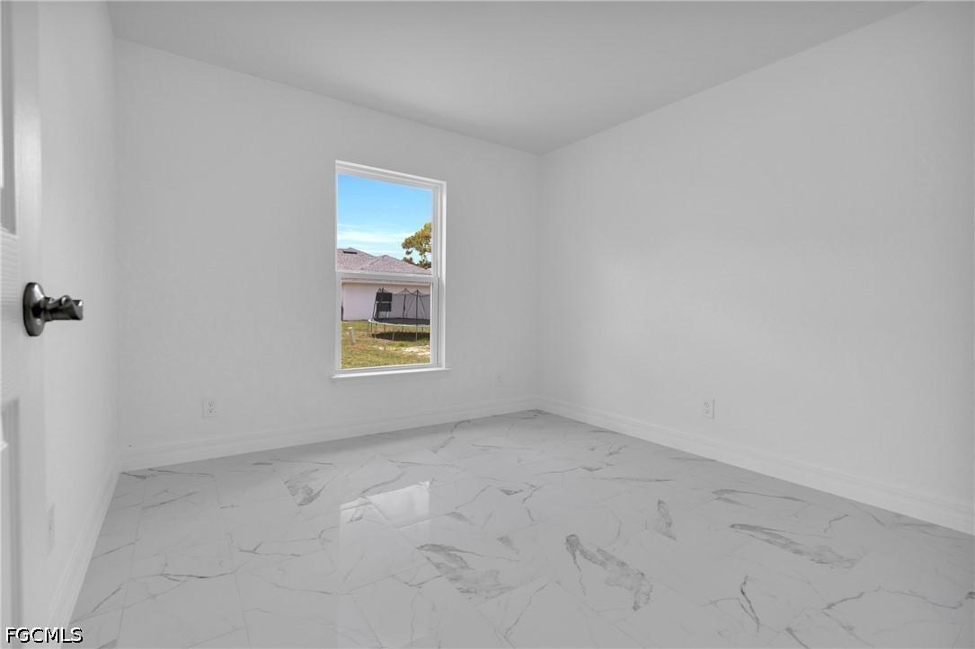 310 9th, Cape Coral, FL 33909
