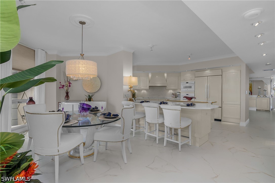 4021 Gulf Shore Unit 903, Naples, FL 34103
