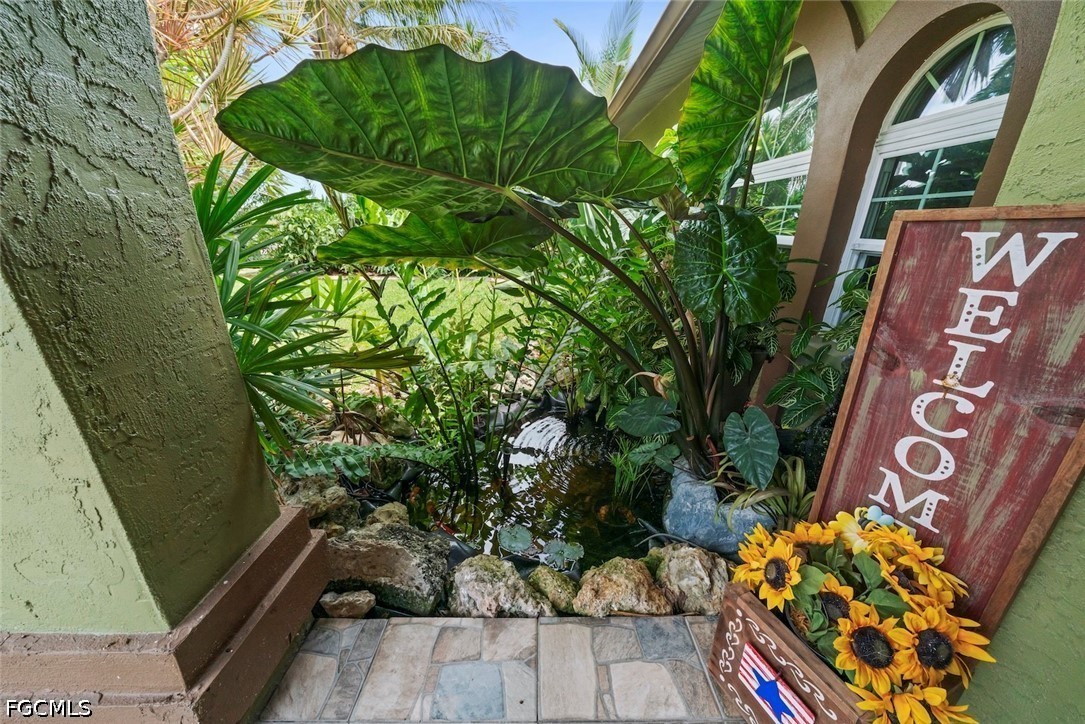 519 26th, Cape Coral, FL 33993