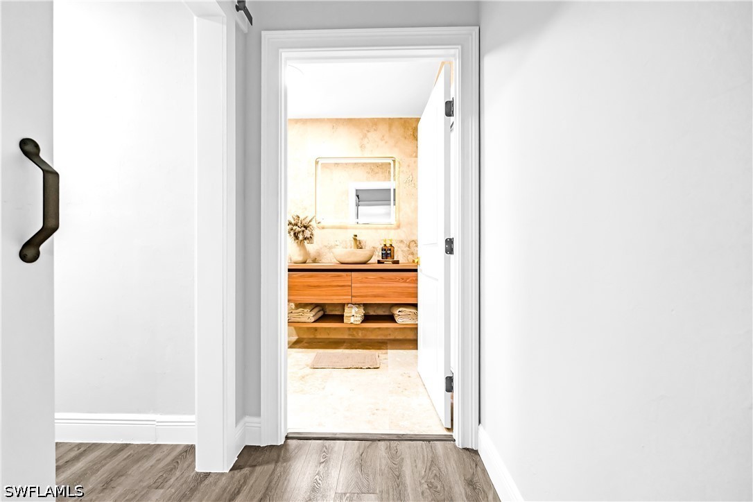 1030 39th, Naples, FL 34117